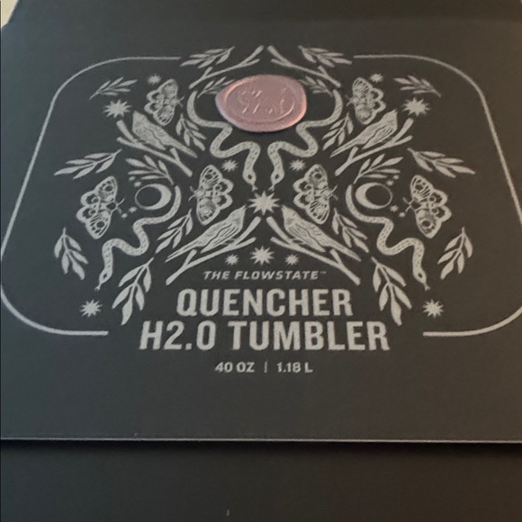 THE HALLOWEEN QUENCHER ® H2.0 FLOWSTATE™ TUMBLER | 40 OZ Deadly Damask - Picture 3 of 8